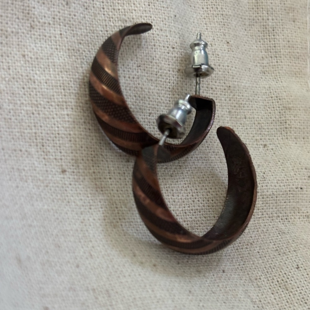 🌈 5 for $10-Wheeler copper hoop earrings